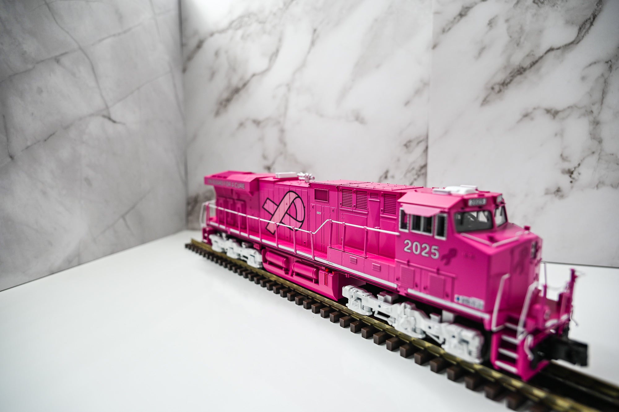 MTH ES44AC Imperial Cancer Awareness #2025 | Proto-Sound 3.0 | O Scale