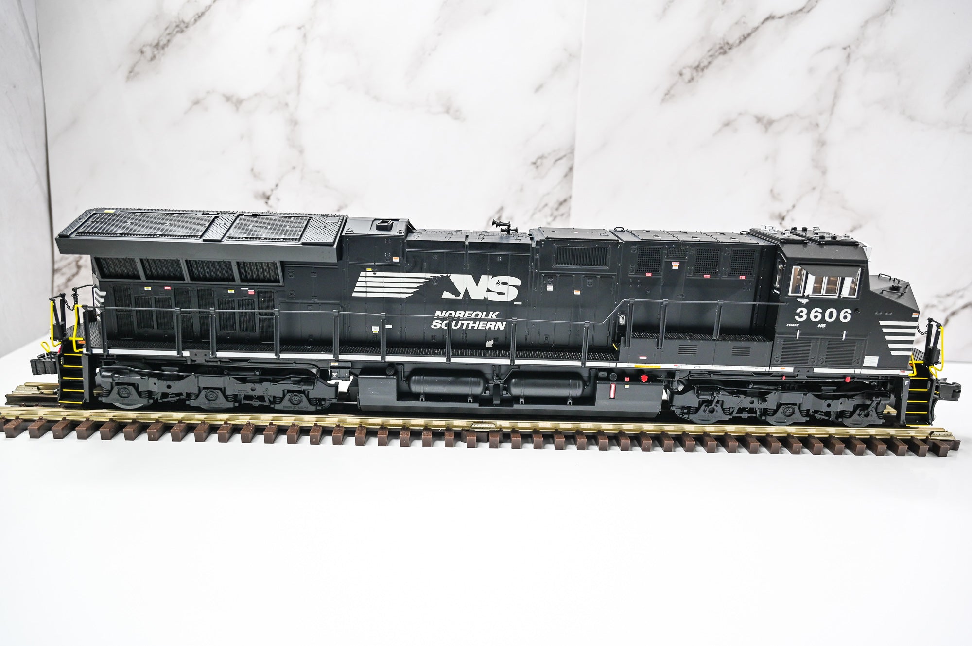 Lionel Norfolk Southern ET44AC Diesel 3646 | Legacy | O Scale