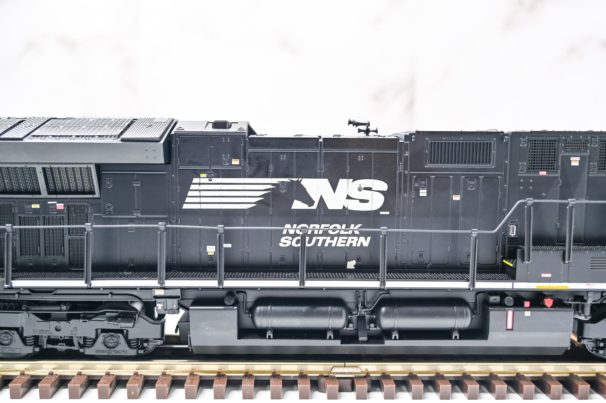 Lionel Norfolk Southern ET44AC Diesel 3646 | Legacy | O Scale