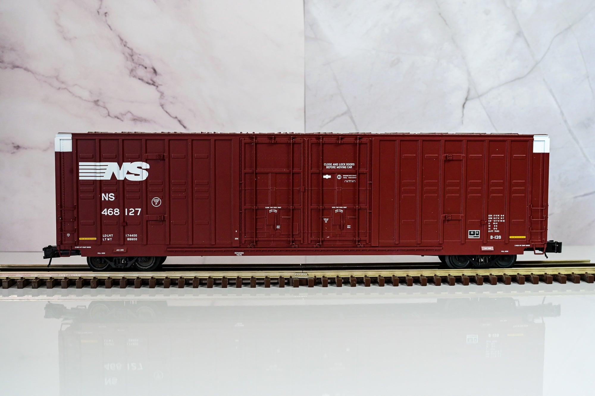Atlas Norfolk Southern Berwick 60’ Boxcar #468127 | Premier | O Scale
