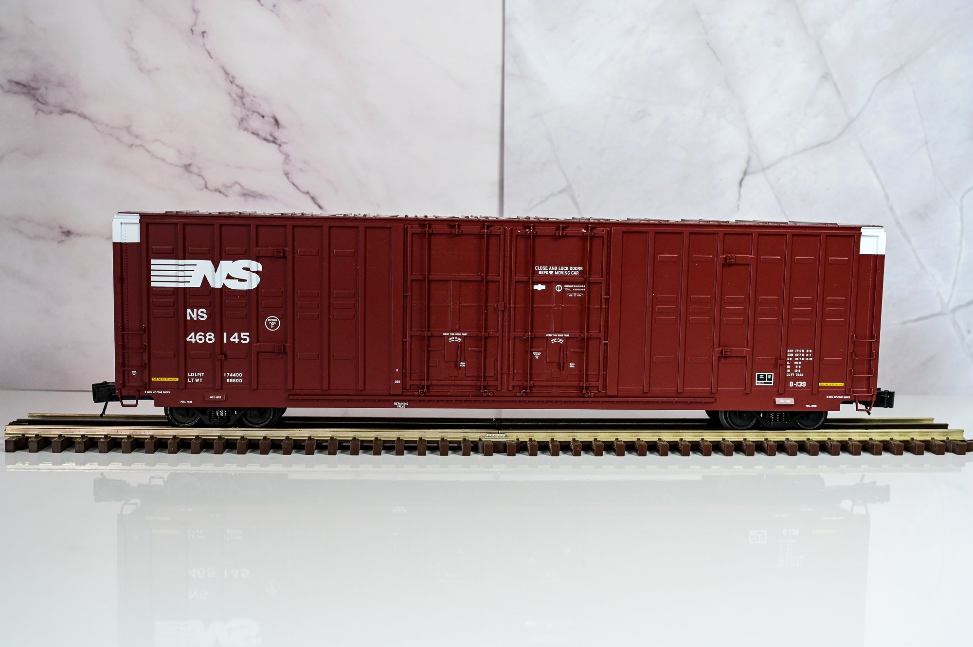 Atlas Norfolk Southern Berwick 60’ Boxcar #468145 | Premier | O Scale
