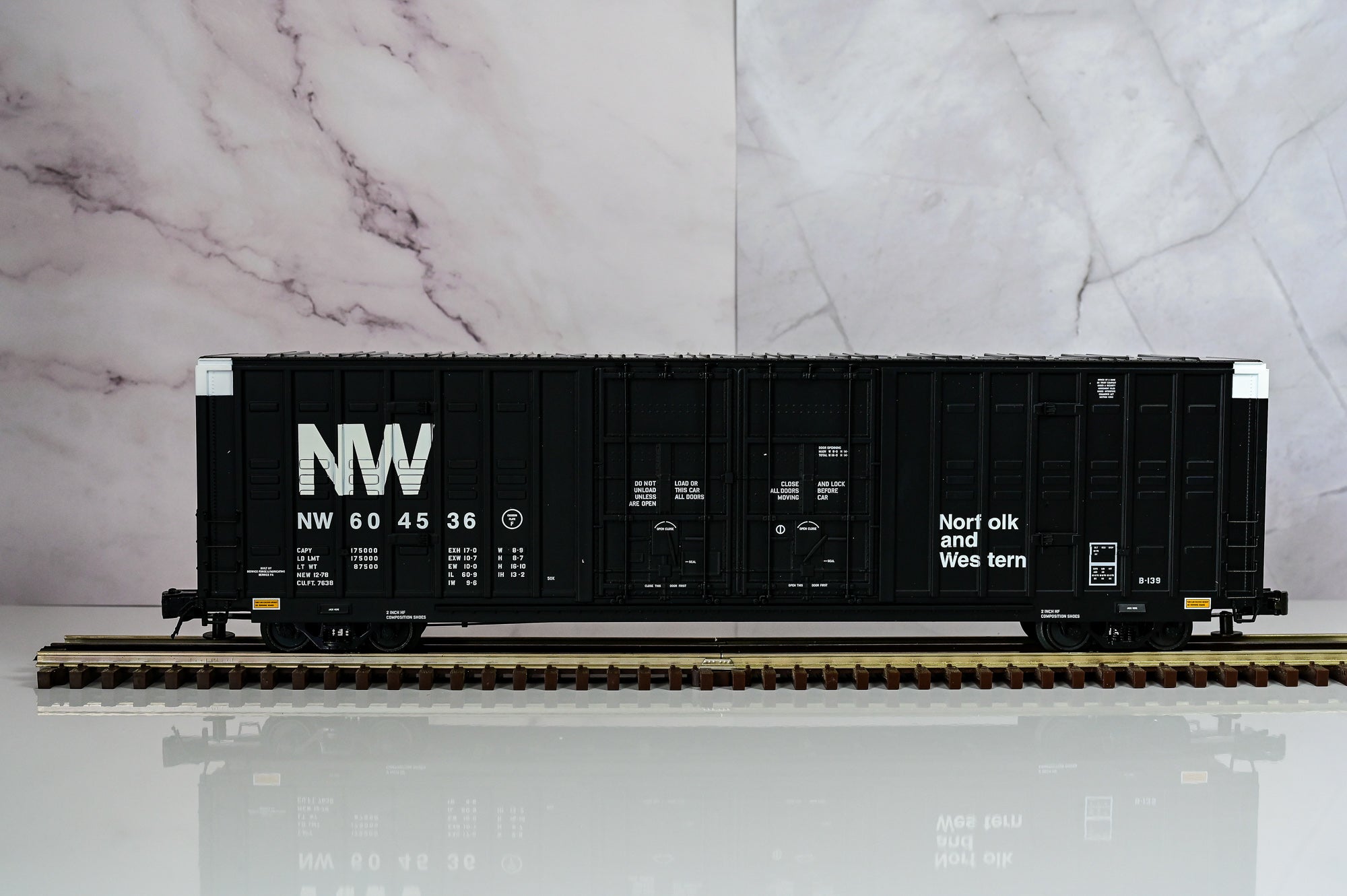 Atlas Norfolk & Western Berwick 60’ Hy-Cube Box Car #604536 | Premier | O Scale