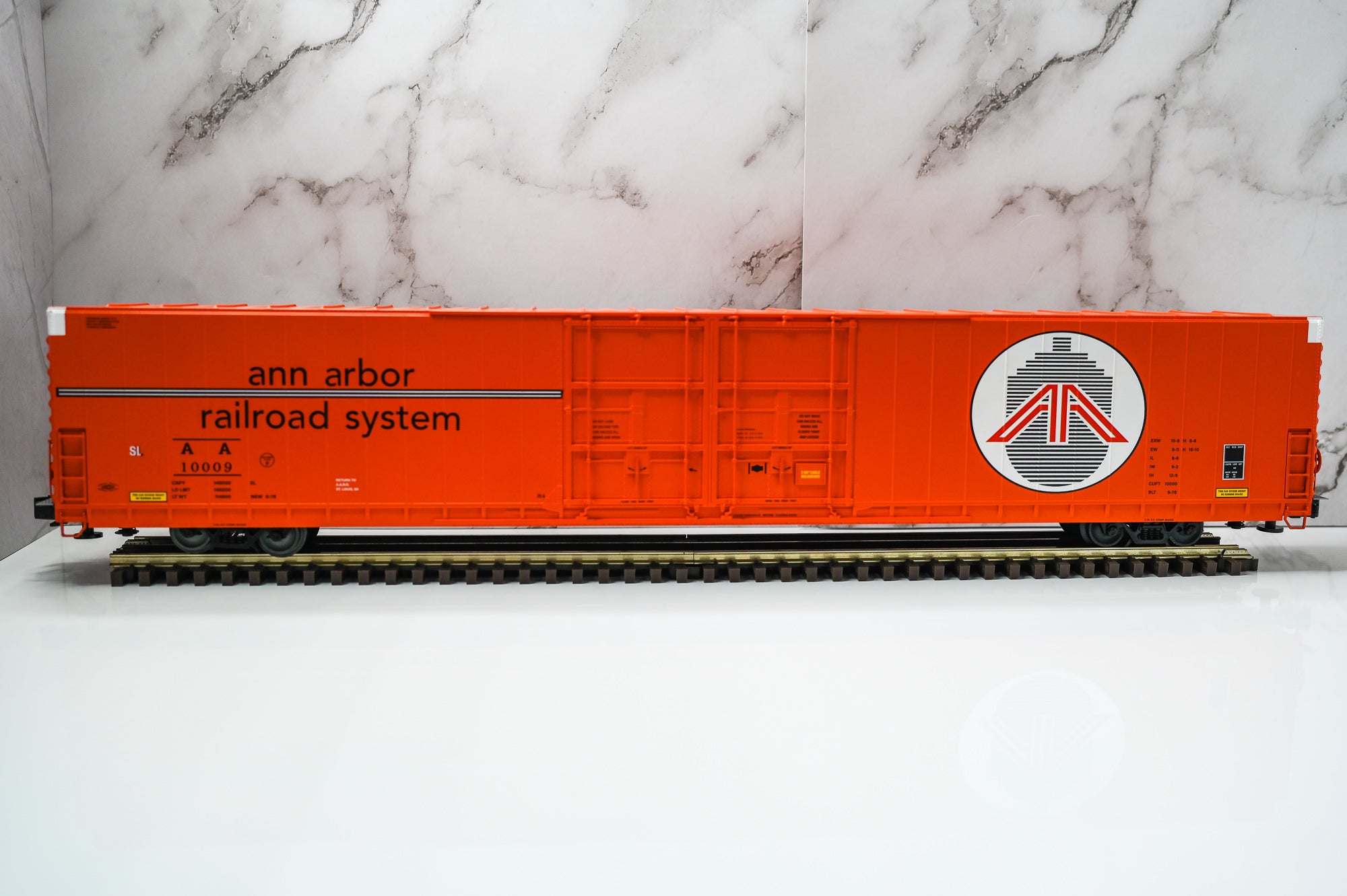 Lionel Ann Arbor 86’ 4-Door High Cube Boxcar #10009 | Traditional | O Scale