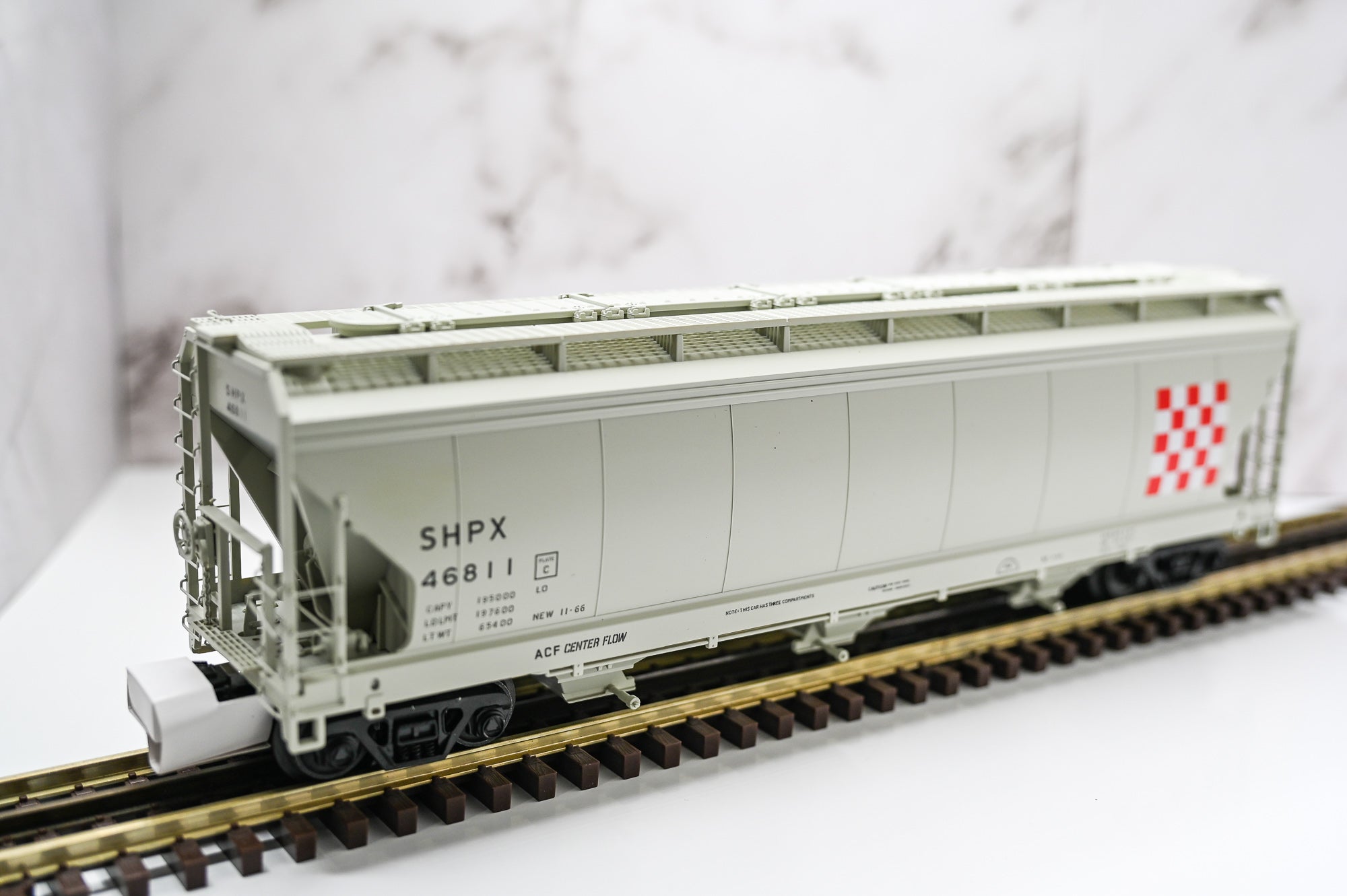 Atlas O Ralston Purina #46811 3-Bay Centerflow Hopper | Premier | O Scale