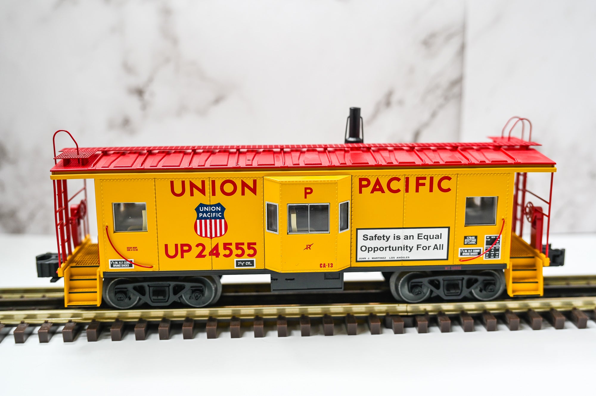 Lionel Union Pacific Bay Window Caboose | Traditional | O Scale