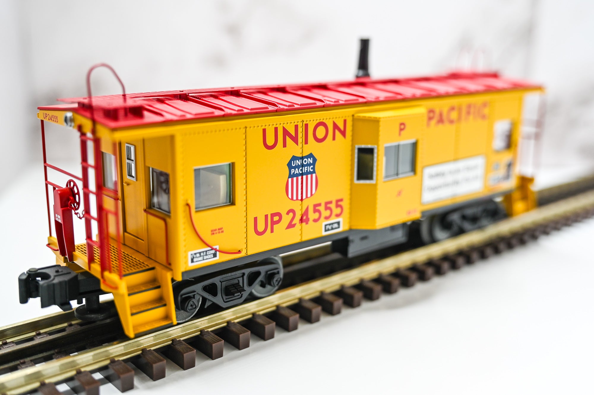 Lionel Union Pacific Bay Window Caboose | Traditional | O Scale