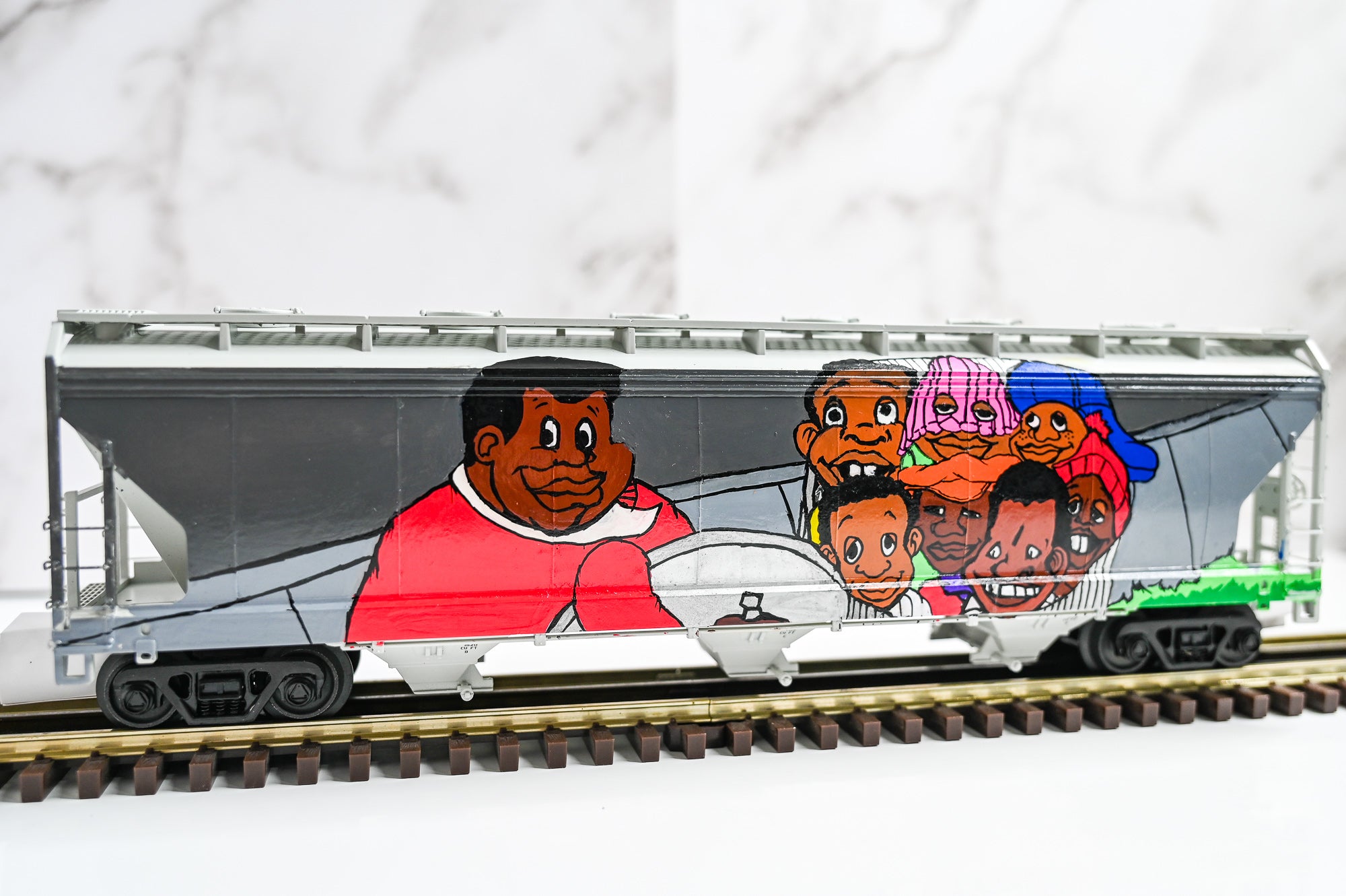 Custom Graffiti Atlas 3-Bay Centerflow Hopper | FAT ALBERT | O Scale