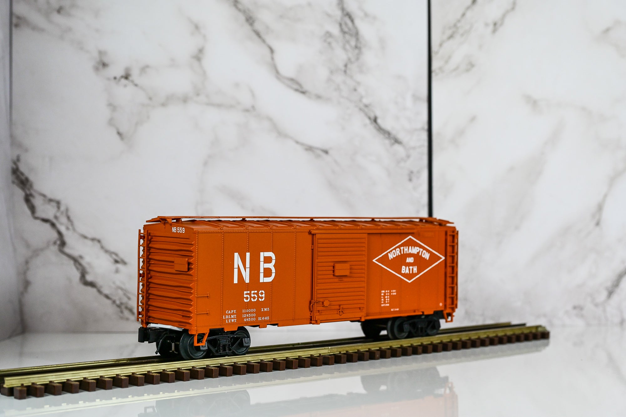 Atlas Northampton and Bath 40' Sliding Box Car #559 | Trainman | O Scale