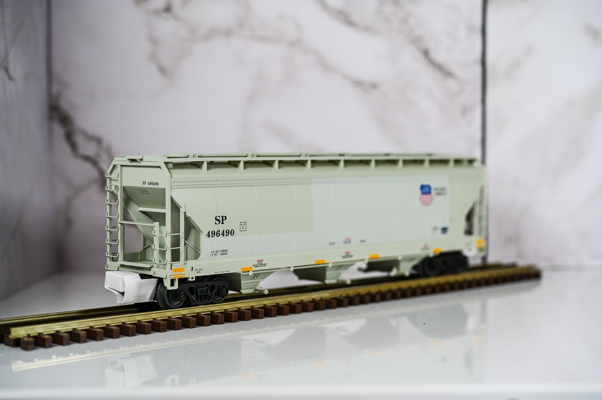 Atlas Union Pacific 3-Bay Centerflow Hopper #496490 | Premier | O Scale