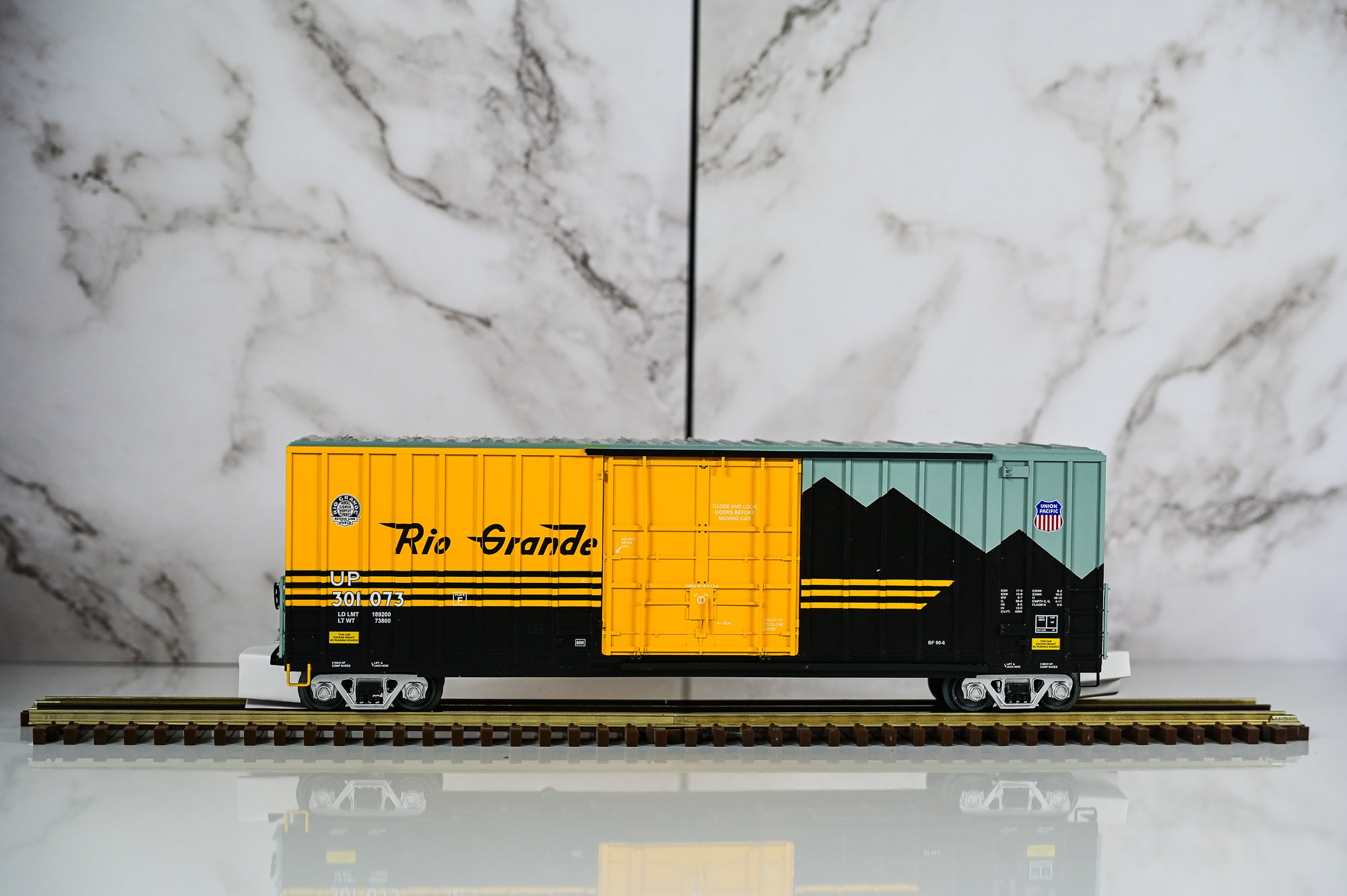 Atlas Denver & Rio Grande Gunderson High Cube Boxcar 4-Pack