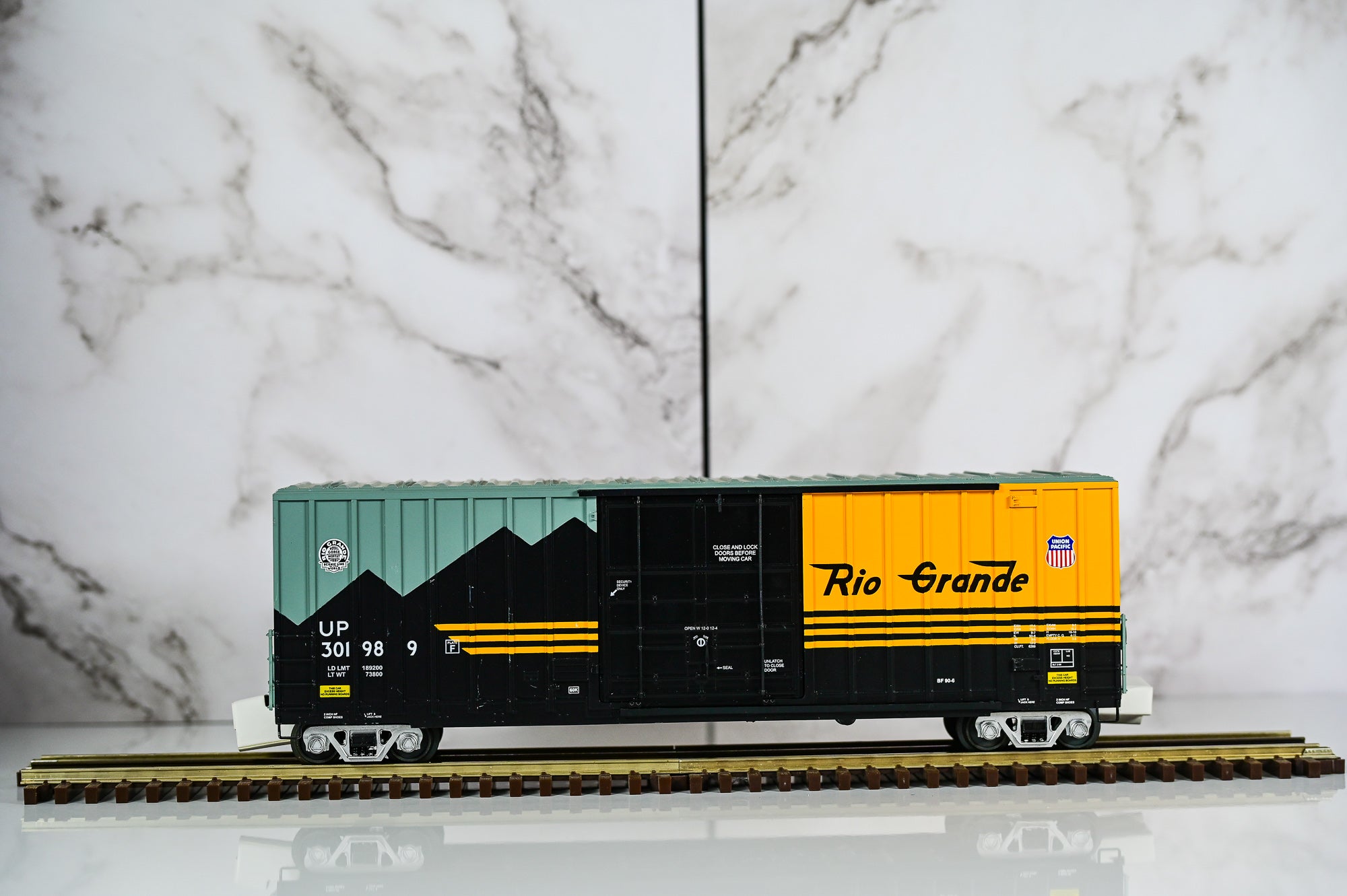 MTH Premier Denver Rio & Grande 60’ High Cube Boxcar #301989 | O Scale