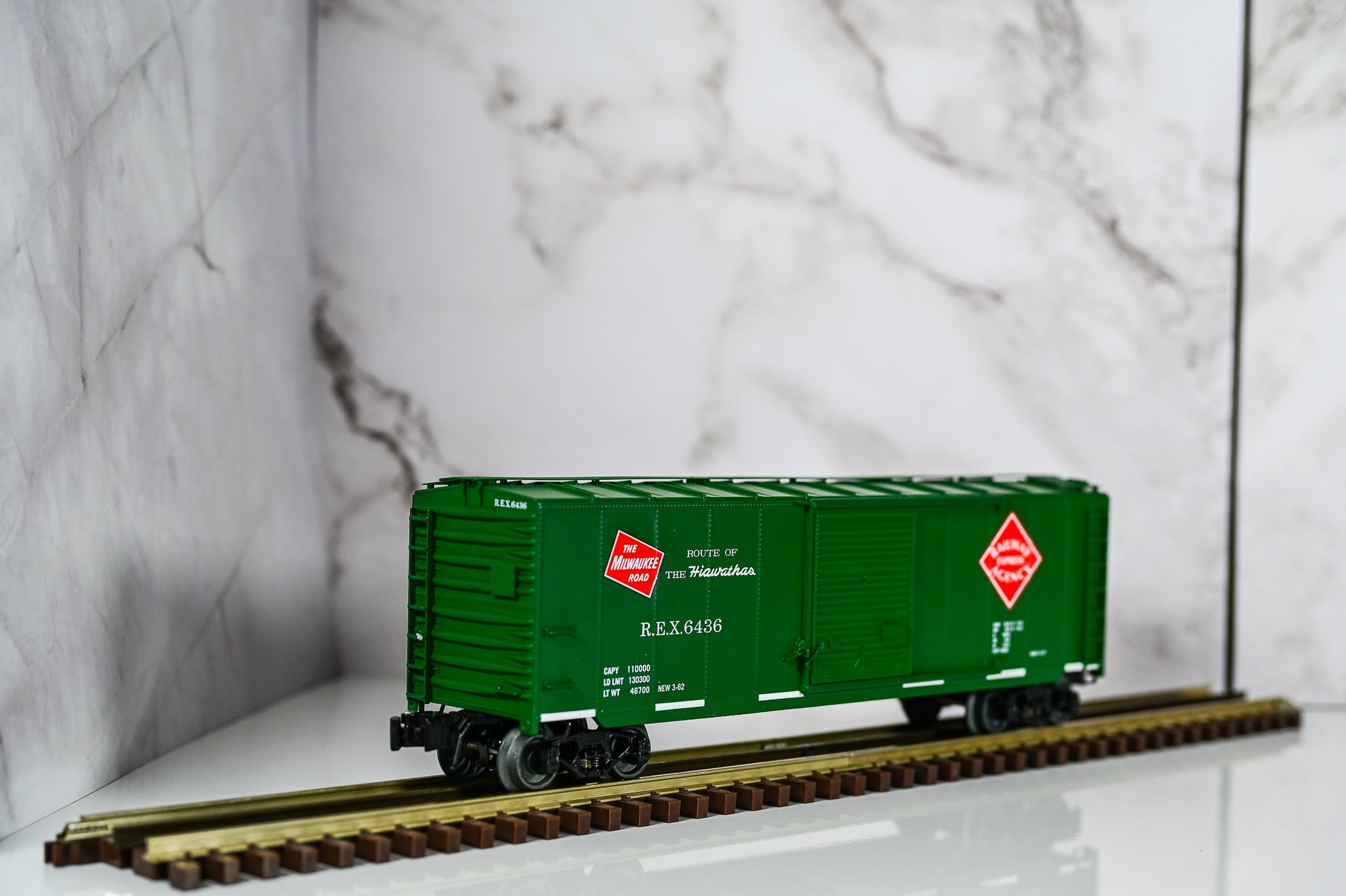 K-Line Milwaukee Road Railway Express Boxcar #6436 | Freight Car | O Scale