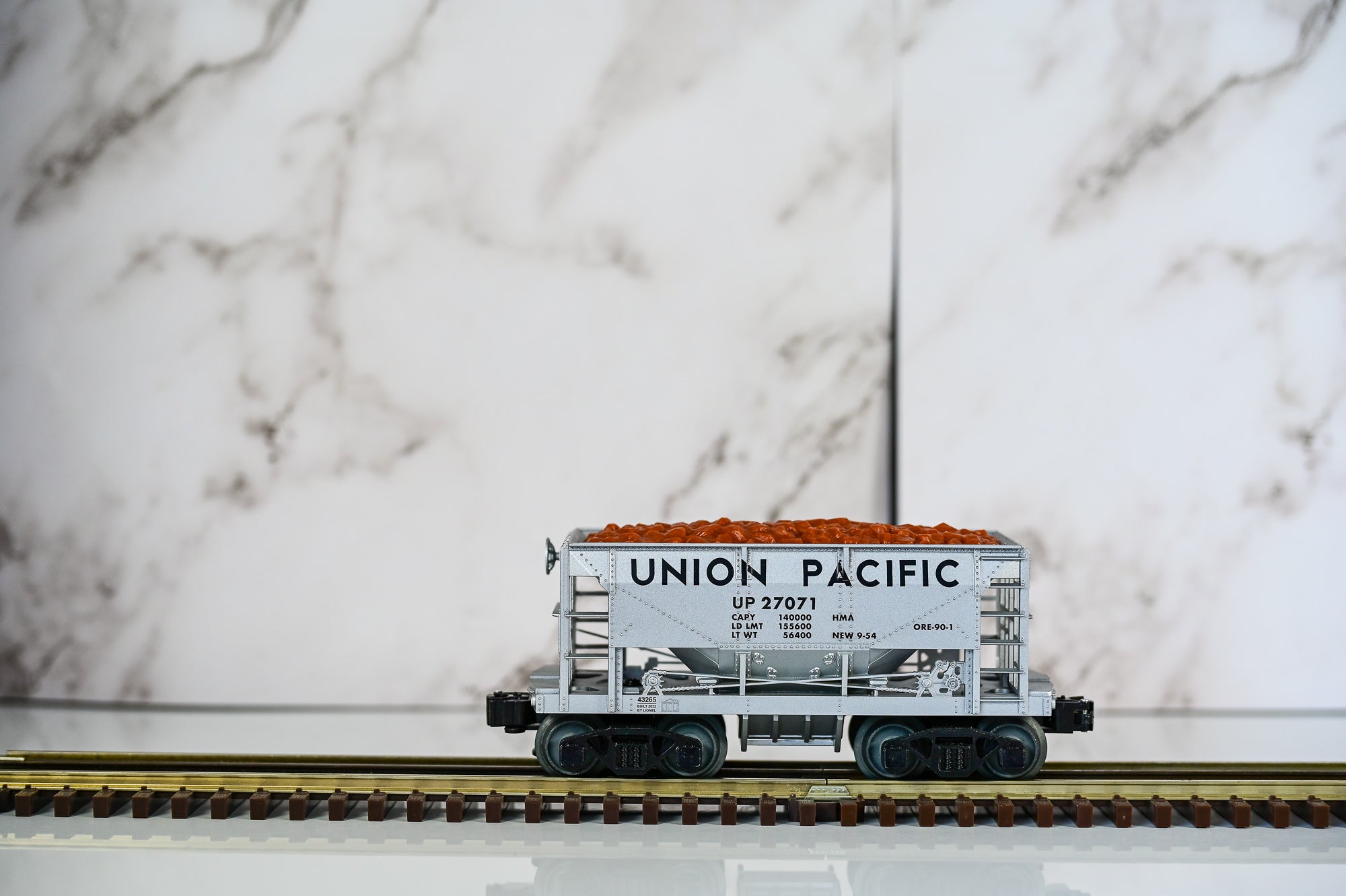Lionel Union Pacific Ore Car Set (6-Car) #1 | O Scale