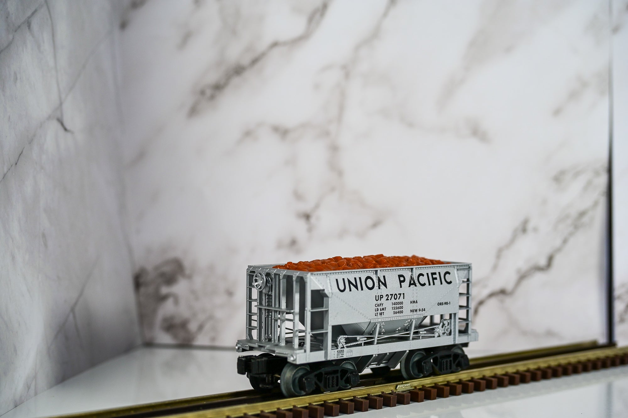 Lionel Union Pacific Ore Car Set (6-Car) #1 | O Scale