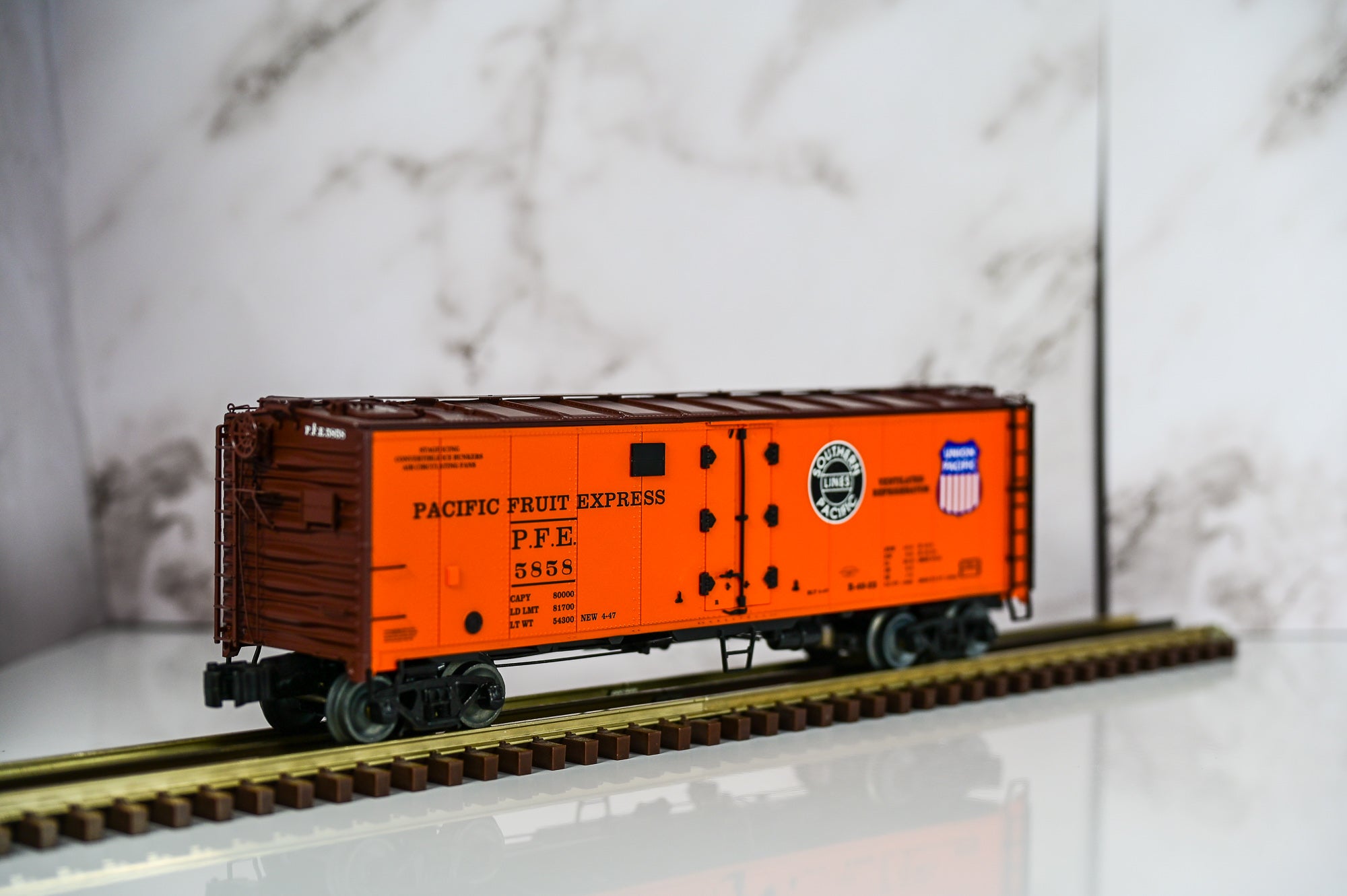 Lionel PFE Vision Line Reefer 3-Pack | Legacy | O Scale
