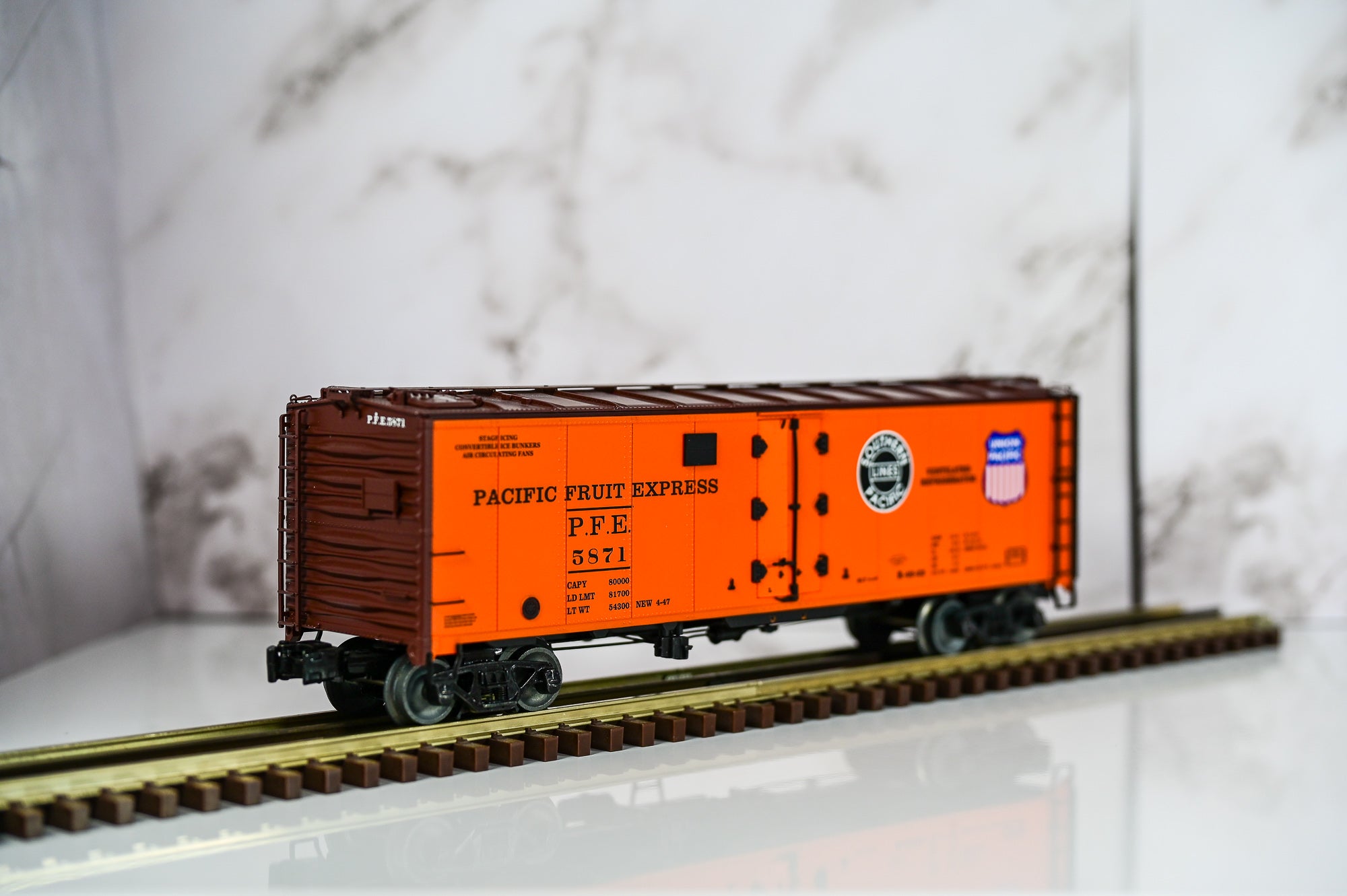 Lionel PFE Vision Line Reefer 3-Pack | Legacy | O Scale