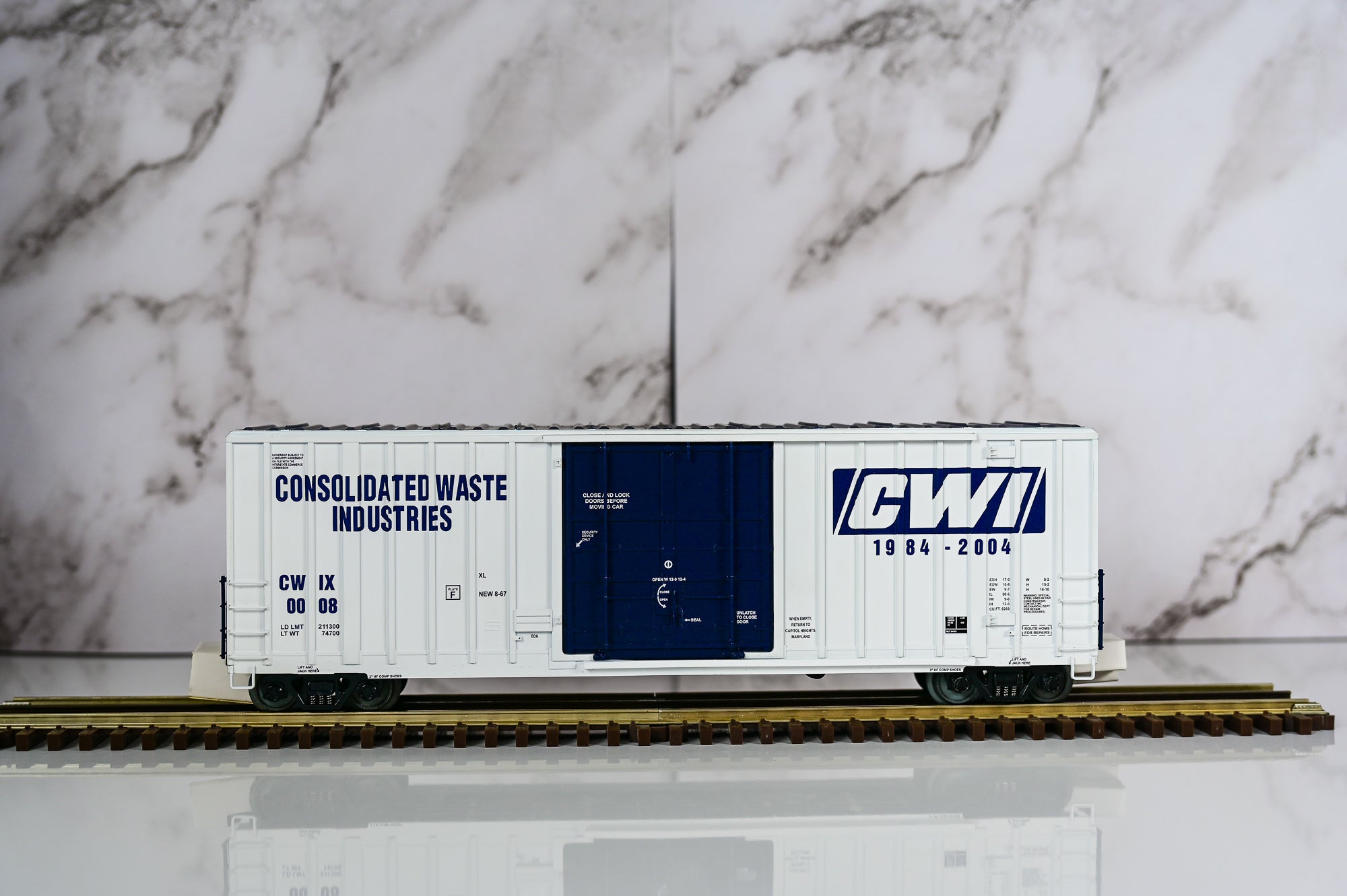 MTH Consolidated Waste Industries 50’ High-Cube Box Car 6-Car Set
