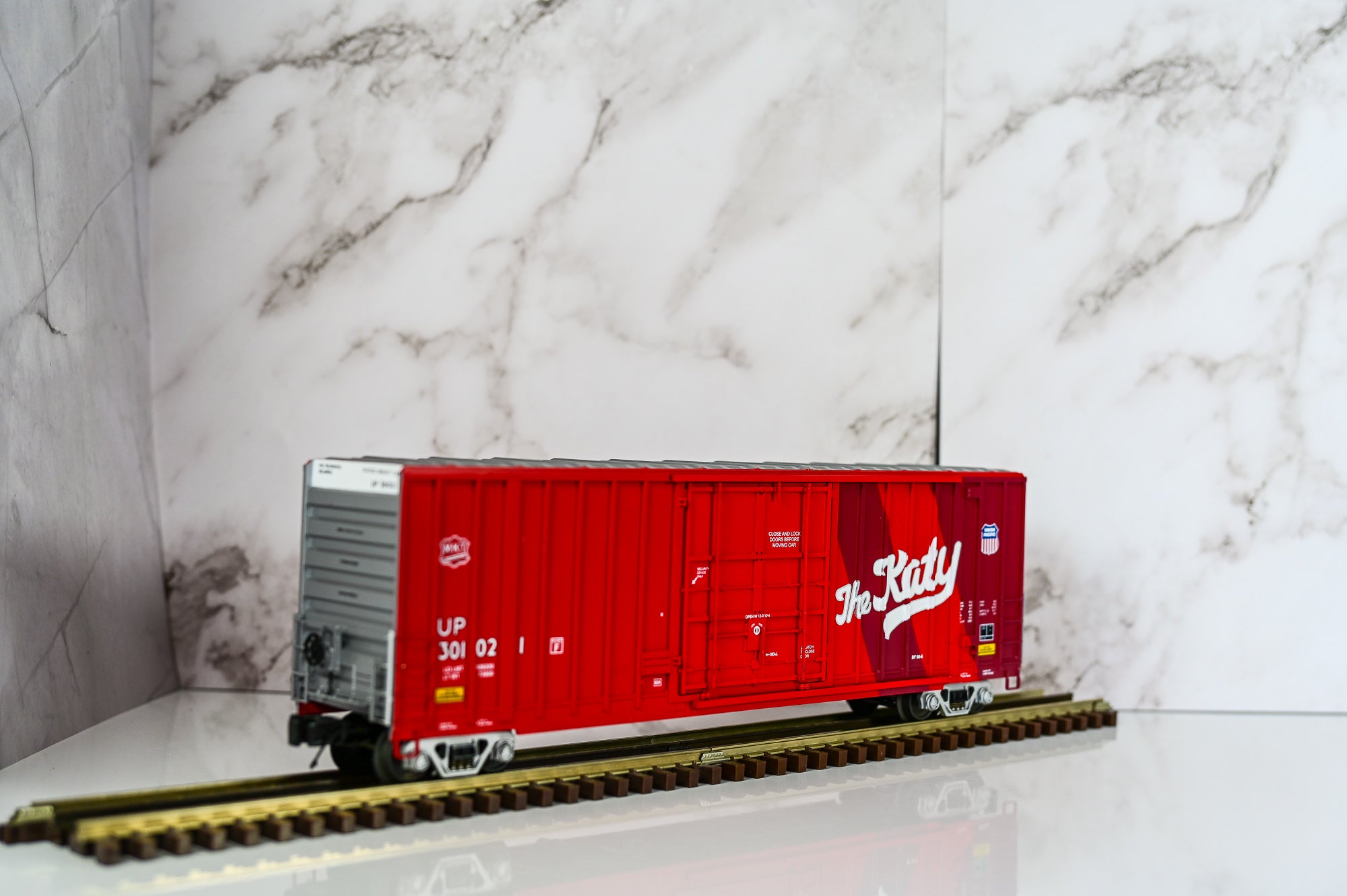 MTH The Katy Heritage 50’ High-Cube Box Cars #30102 | Premier | O Scale