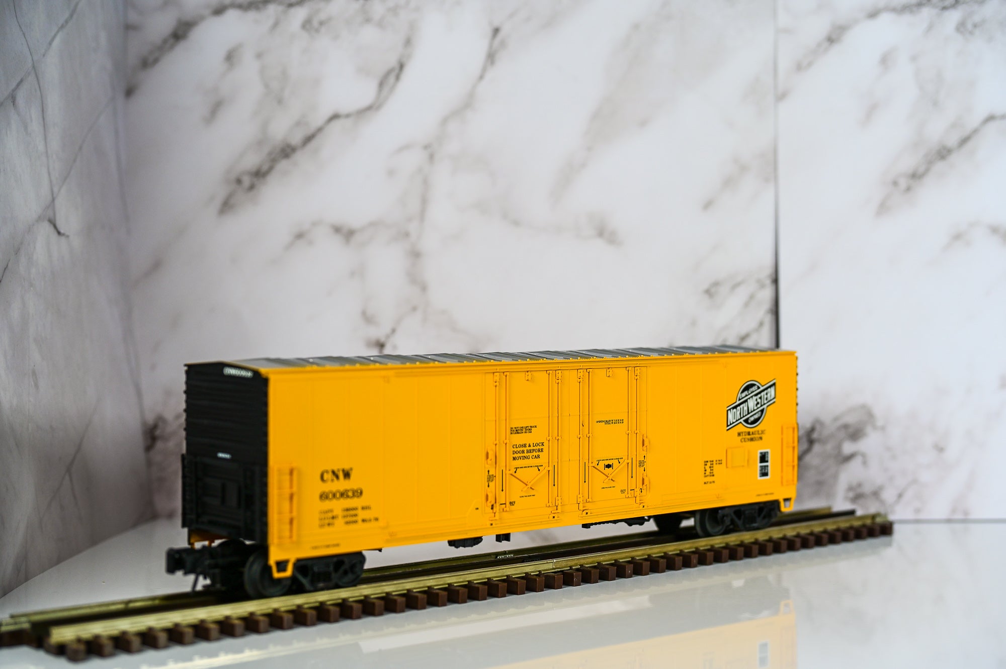 Atlas Chicago & NorthWestern Evans 53' Double-Plug Door Box Car #600639 | Big O Rolling Stock | O Scale
