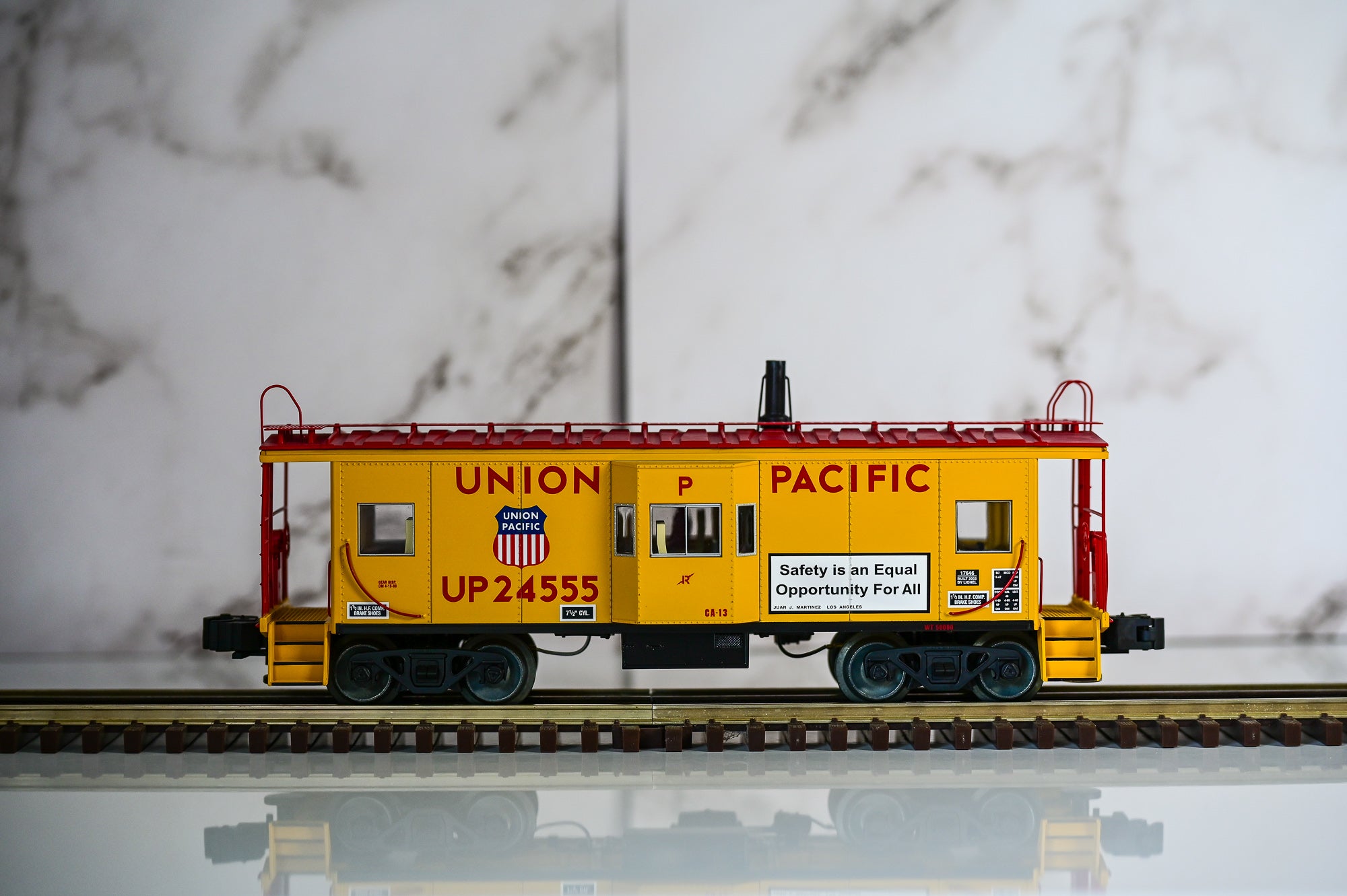 Lionel Union Pacific Bay Window Caboose #6-17646 | O Gauge