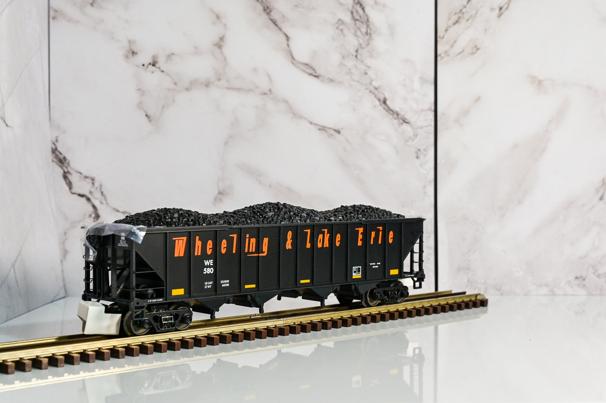 MTH Wheeling & Lake Erie 4-Bay Hopper Car w/Coal Load #580 | O Scale
