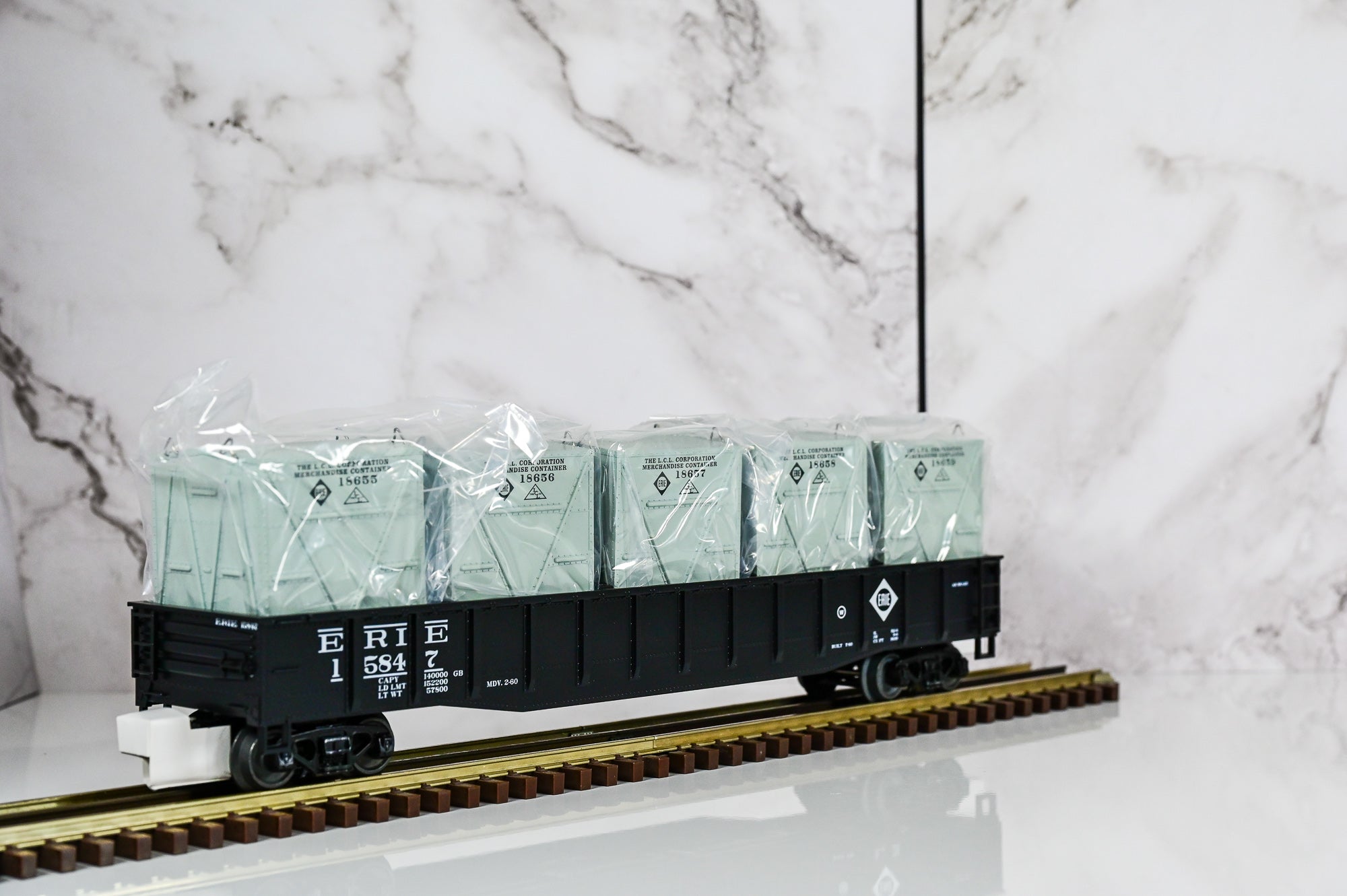 MTH Erie #15847 Gondola Car w/LCL Containers | O Scale