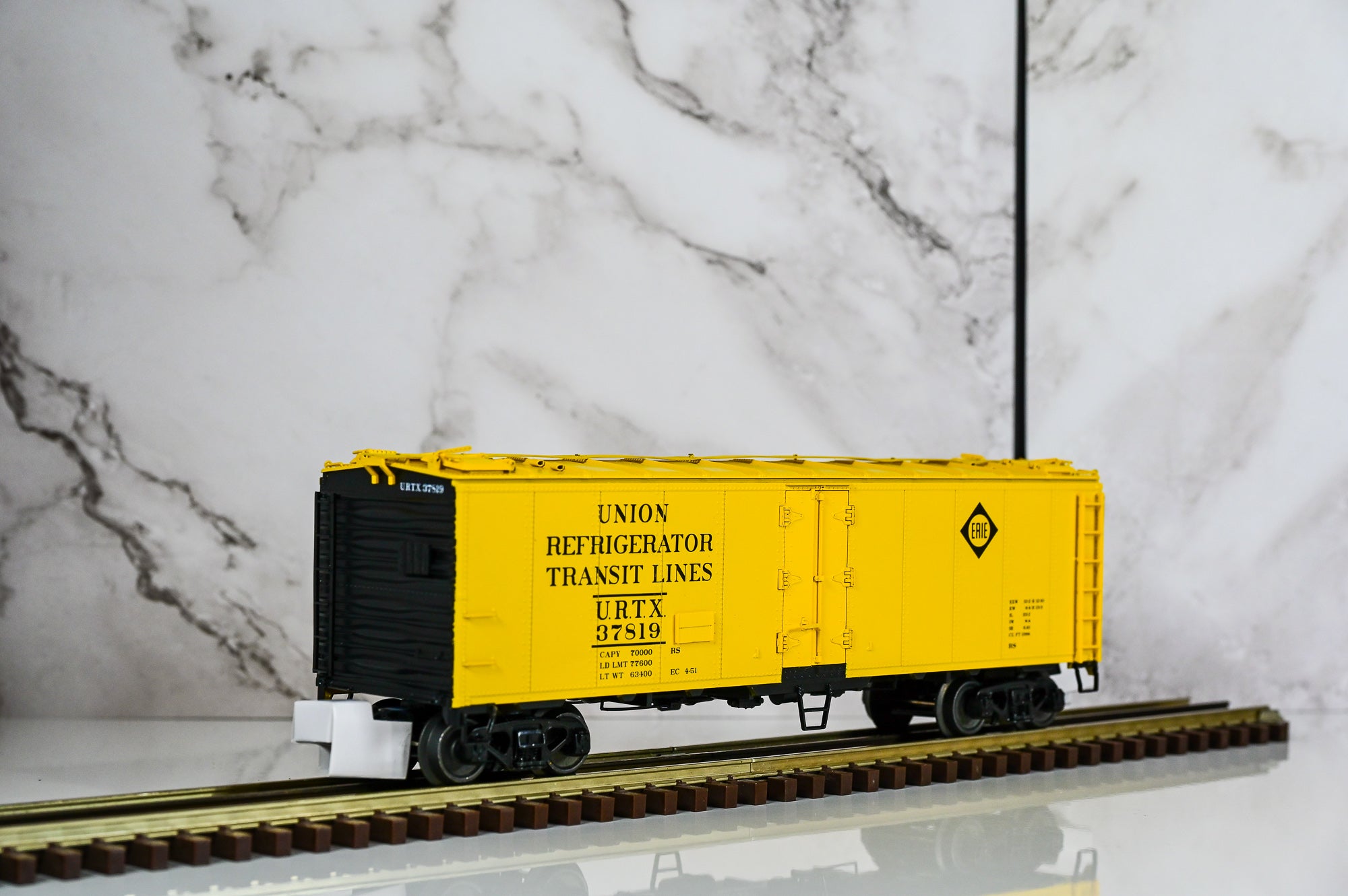 MTH Erie Reefer Car #37819 | 40’ Steel Sided | O Scale