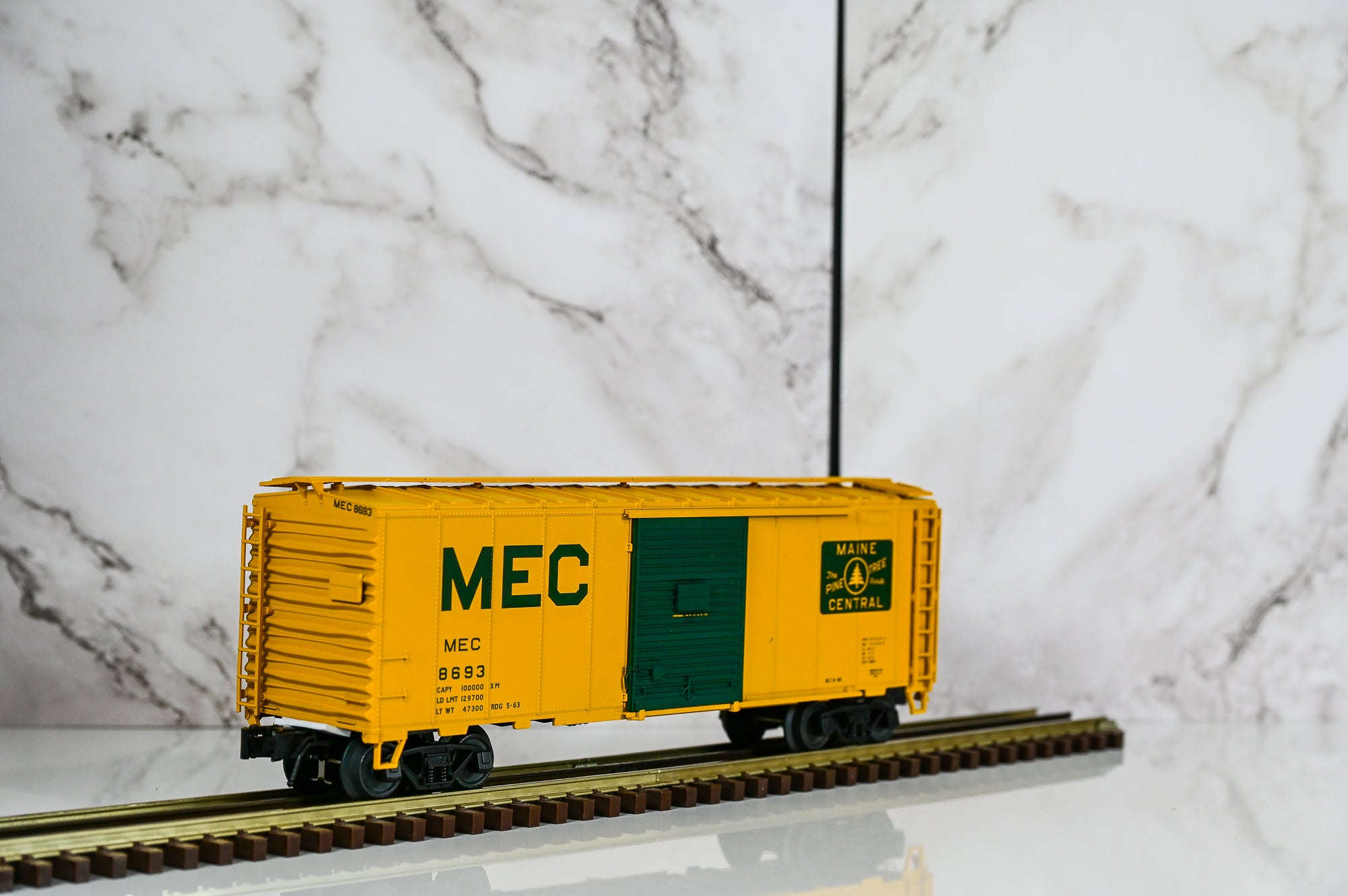 Atlas Maine Central 40' Sliding Door Box Car #8693 | Trainman | O Scale