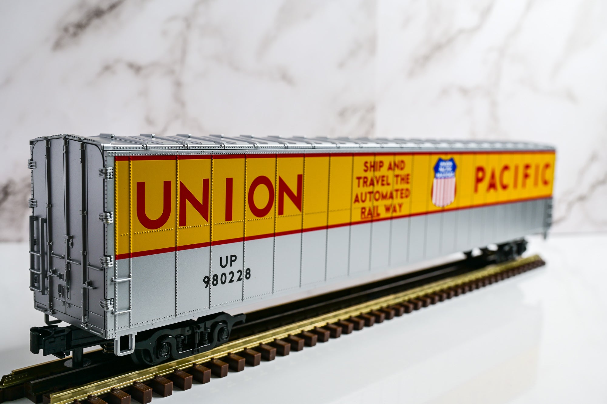 MTH Union Pacific 75’ AutoTrain Auto Carrier #980228 | Premier | O Scale