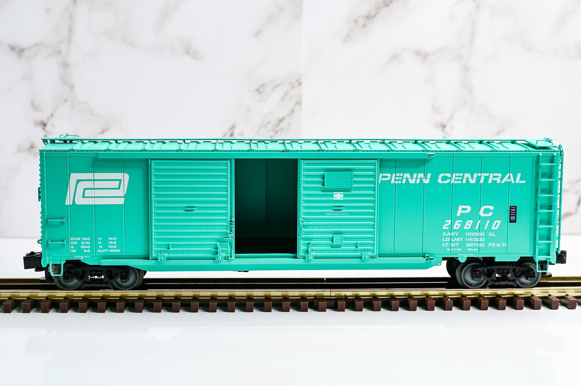 Lionel Penn Central 50' Double Door Boxcar #268110 | Standard O | O Scale