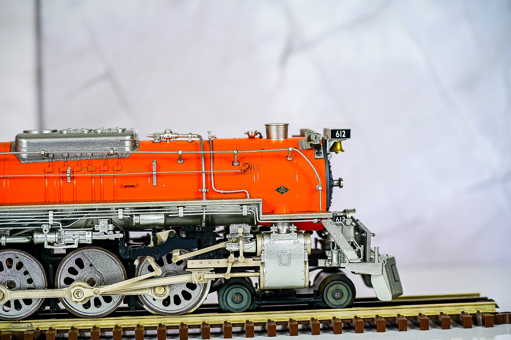 Lionel "The Chessie" Greenbrier Steam Locomotive #612 | Legacy | O Scale