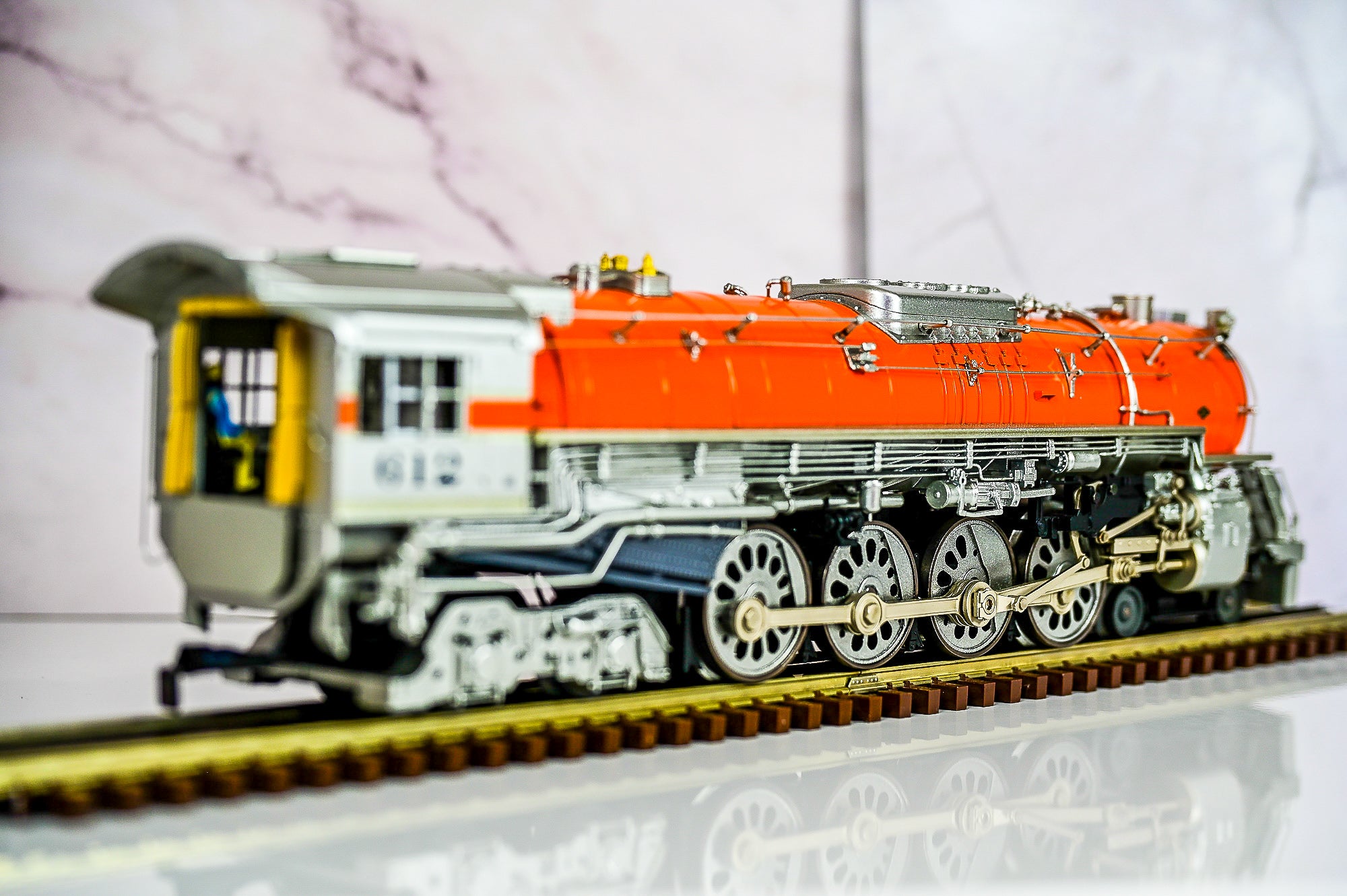 Lionel "The Chessie" Greenbrier Steam Locomotive #612 | Legacy | O Scale